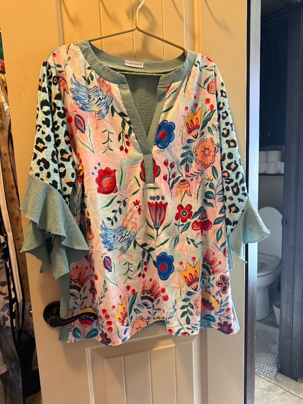 Cherry Betty chicken floral top XL